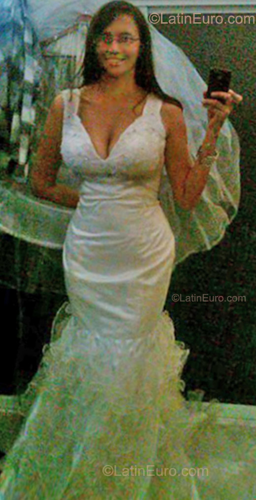 Date this beautiful Dominican Republic girl Enibal from Santo Domingo DO10459