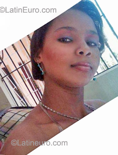 Date this voluptuous Dominican Republic girl Maria from Santo Domingo DO10476