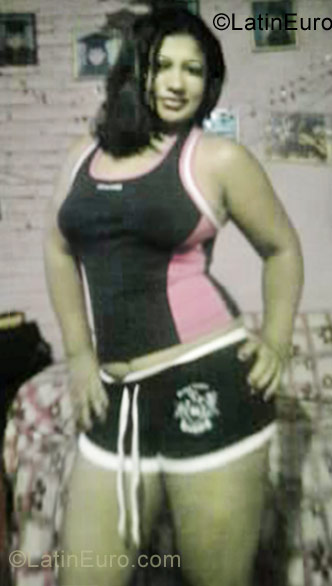 Date this foxy Honduras girl Aracely from Tegucigalpa HN609