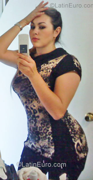 Date this attractive Mexico girl Enriqueta from Guadalajara MX737