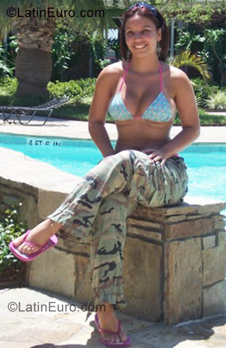 Date this nice looking Brazil girl Emilse from Belo Horizonte BR6370