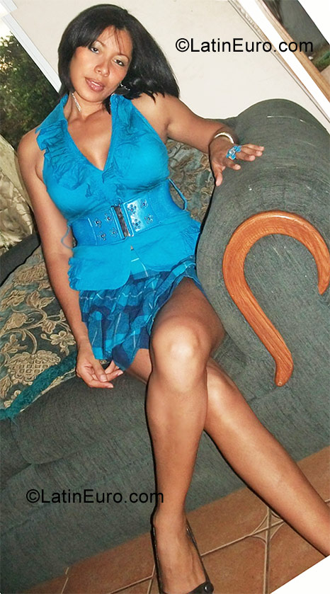Date this hard body Panama girl Marielena from David PA254