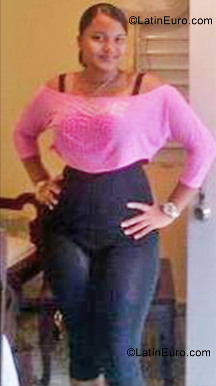 Date this passionate Dominican Republic girl Carolina from Puerto Plata DO10506