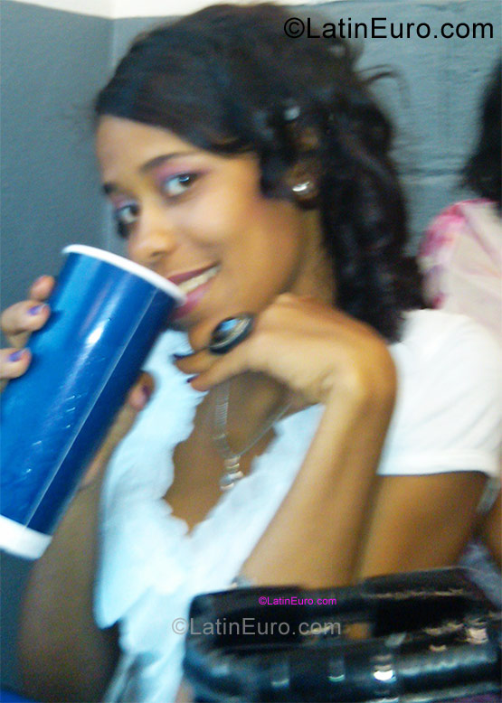 Date this georgeous Dominican Republic girl Yuli from Santo Domingo DO10547