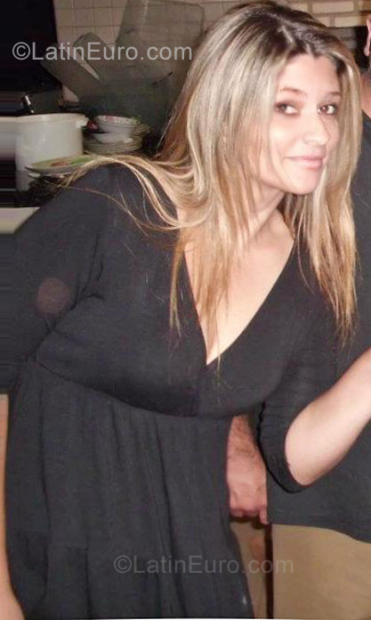 Date this good-looking Brazil girl Armanda from Brasilia BR6398