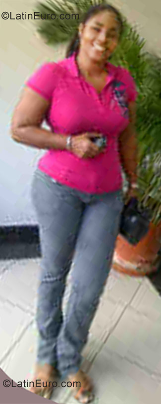 Date this beautiful Dominican Republic girl Yovanka from San Cristobal DO10563