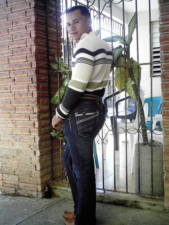 Date this funny Dominican Republic man Elpequenogigant from Santiago, Rep. Dom. DO10572