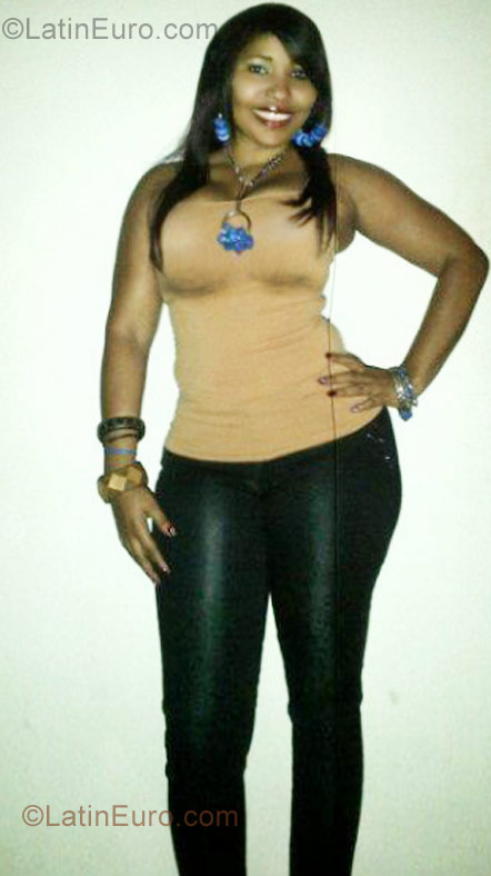 Date this sensual Dominican Republic girl Lisbe from Republica Dominicana DO10573