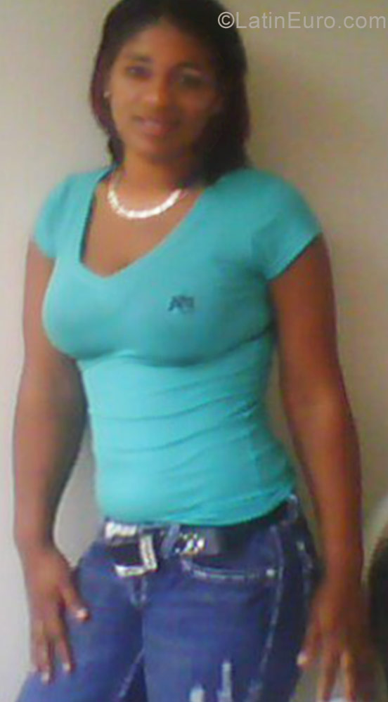 Date this charming Dominican Republic girl Yaira from Santiago DO10615