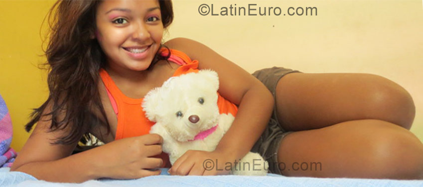Date this good-looking Brazil girl Angela from Manaus BR6546