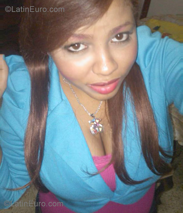 Date this charming Dominican Republic girl Cleidy from Santo Domingo DO11955