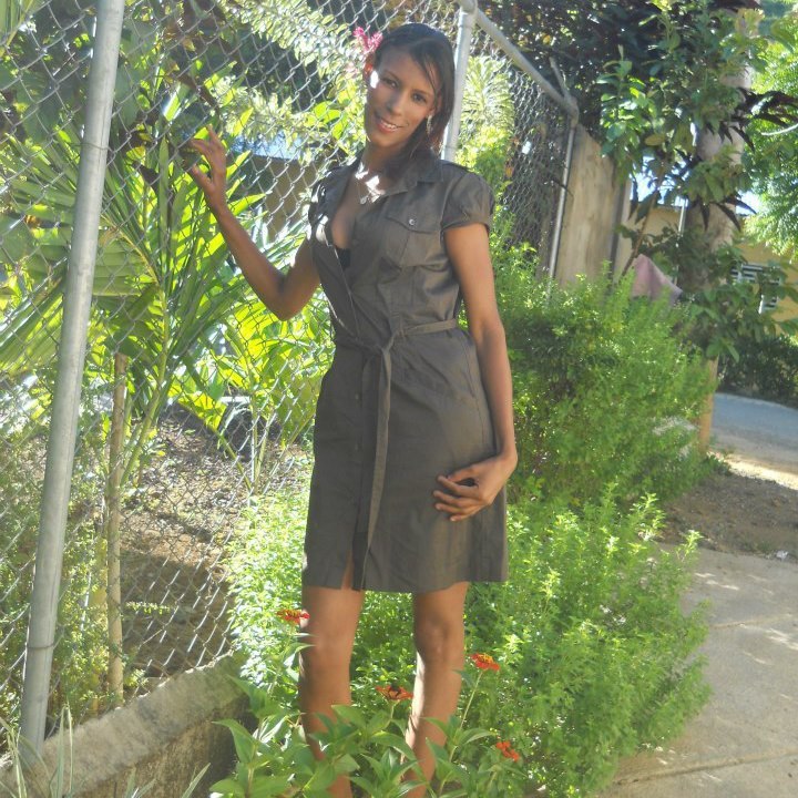 Date this sensual Dominican Republic girl Roberta from Santiago DO10668