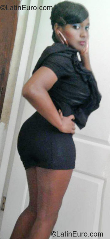 Date this sensual Dominican Republic girl Smeli from Santiago DO10678