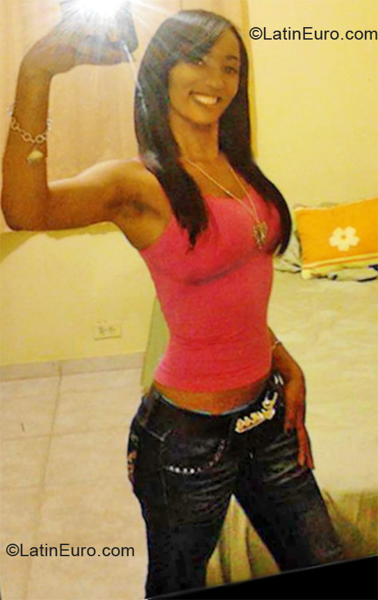 Date this cute Dominican Republic girl Yokaira from Santo Domingo DO10788
