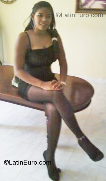 Date this voluptuous Dominican Republic girl Ferreras from Santo Domingo DO14445