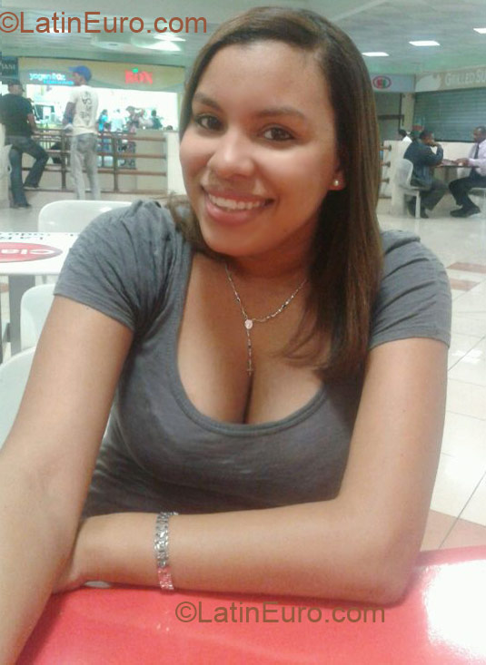 Date this young Dominican Republic girl Daely from Santo Domingo DO10906