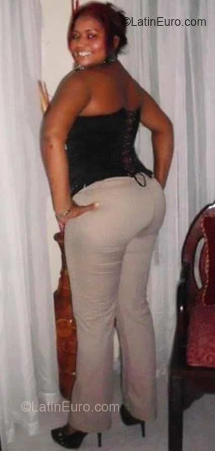 Date this exotic Dominican Republic girl Senia from Santo Domingo DO10919