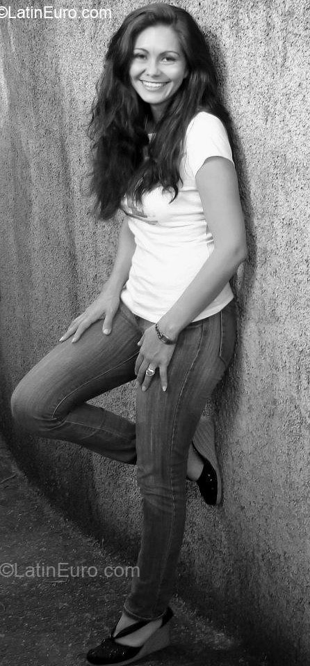 Date this lovely Costa Rica girl Maylen from San Jose CR225
