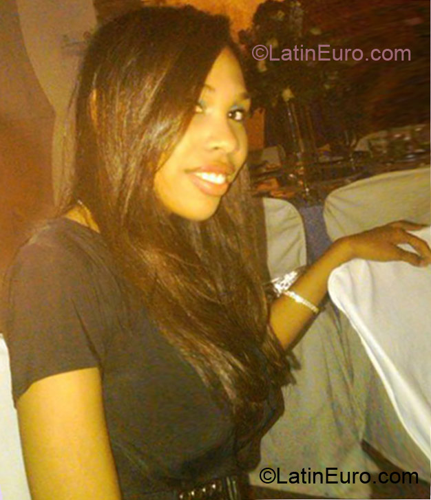 Date this exotic Dominican Republic girl Eri from Santo Domingo DO10940