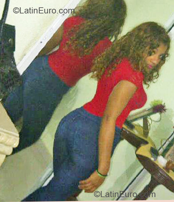 Date this nice looking Dominican Republic girl Teresa1325 from Santo Domingo DO10993