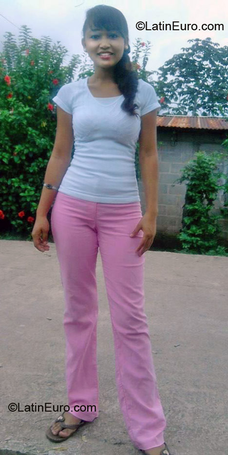 Date this attractive Honduras girl Eni from La Ceiba HN656