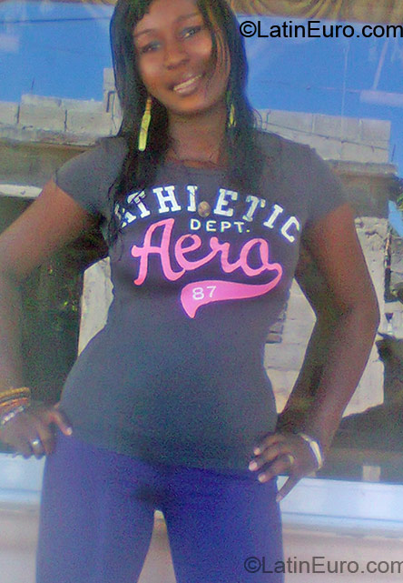 Date this tall Dominican Republic girl Wanda from Sosua DO10995