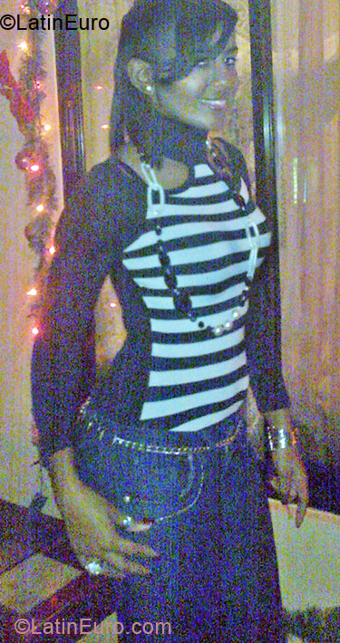 Date this pretty Dominican Republic girl Nairobi from Santo Domingo DO11092