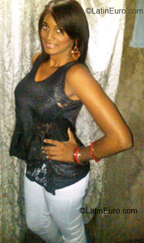 Date this athletic Dominican Republic girl Claritza smith from Santiago DO21680