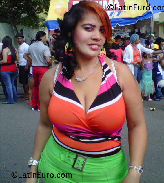 Date this good-looking Dominican Republic girl Claribel from Valverde Mao DO11222