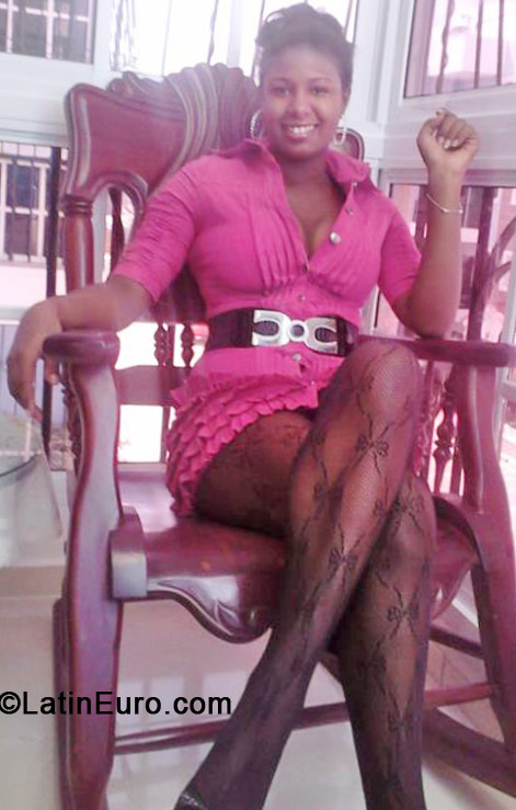 Date this pretty Dominican Republic girl Ana from Santiago DO11228