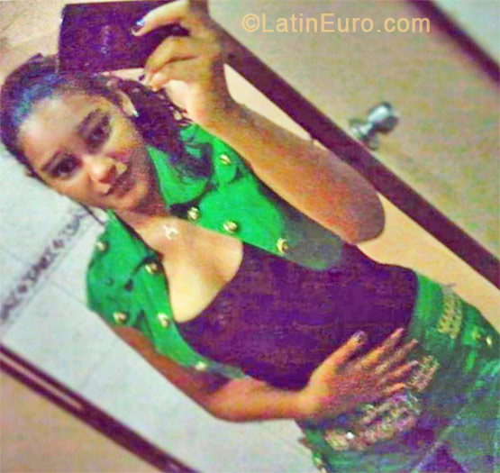 Date this voluptuous Dominican Republic girl Sarah from Santiago DO11234