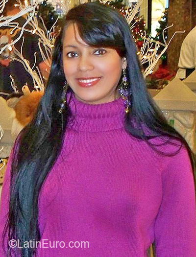 Date this delightful Brazil girl Tinalinda from Salvador BR6710