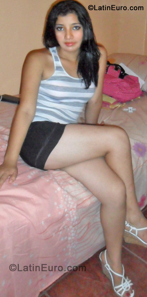 Date this attractive Honduras girl Rity from Santa Rosa HN673