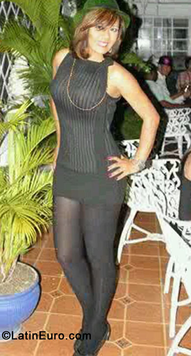 Date this beautiful Dominican Republic girl CarolRD from Santo Domingo DO17622