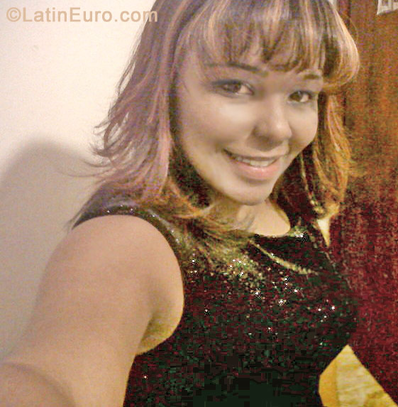 Date this funny Dominican Republic girl Swarosky from Punta Cana DO11297
