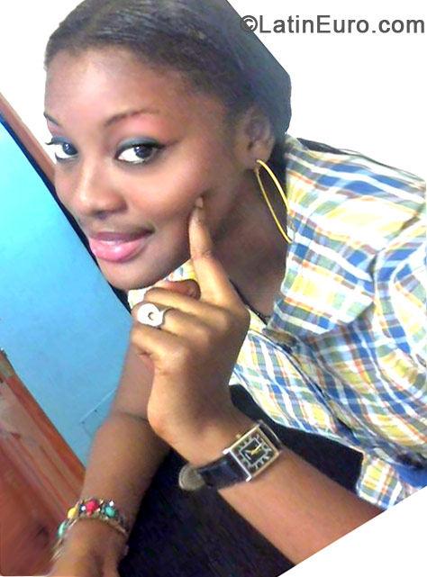 Date this hard body Cote D'Ivoire girl Irne from abidjan CI27