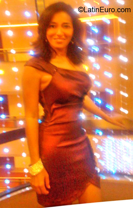 Date this delightful Dominican Republic girl Walkera from Puerto Plata DO11412