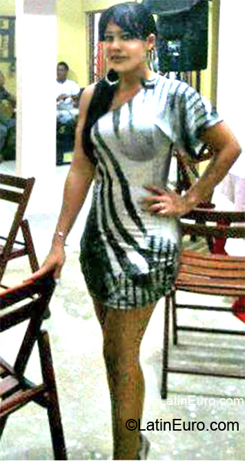 Date this happy Dominican Republic girl Joelis from Santo Domingo DO11477