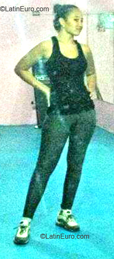 Date this sensual Dominican Republic girl Chaina from Santo Domingo DO11478