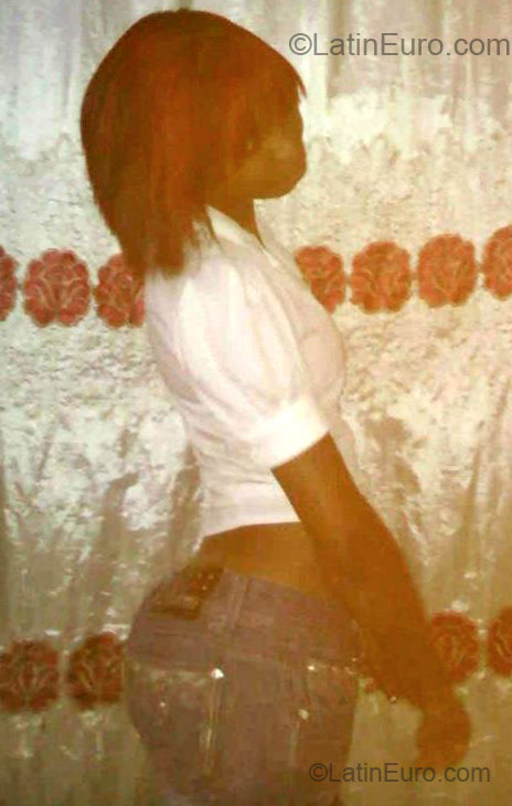 Date this happy Dominican Republic girl Grissel from Santo Domingo DO11485