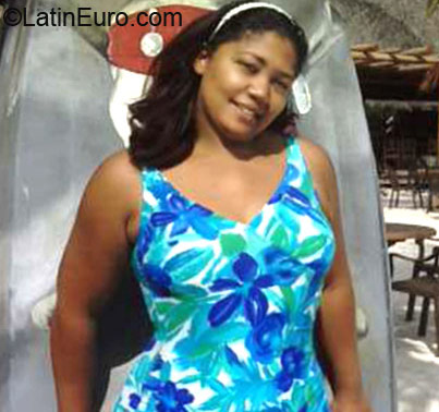 Date this lovely Dominican Republic girl Yaneris from Spaillat DO11495