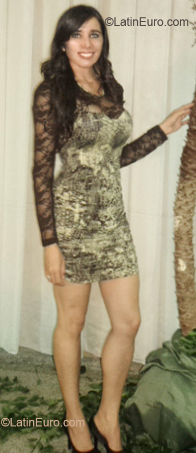 Date this hard body Brazil girl Fabrizia from Cuiaba BR6811