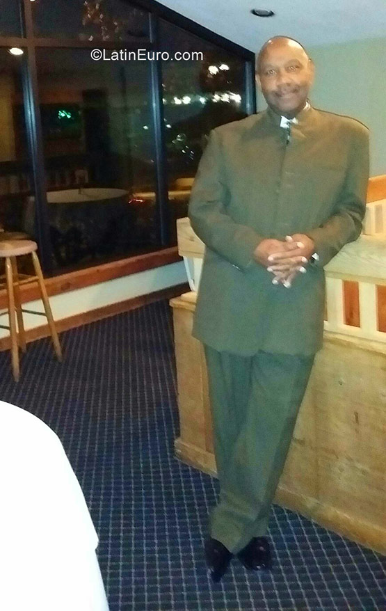 Date this sensual United States man Roland from New Britain US13251