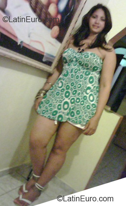 Date this sensual Dominican Republic girl Liliam Moreta from Santo Domingo DO11593