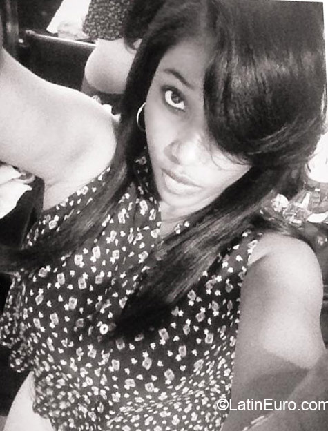 Date this foxy Dominican Republic girl Nicole from San Pedro De Macoris DO11587