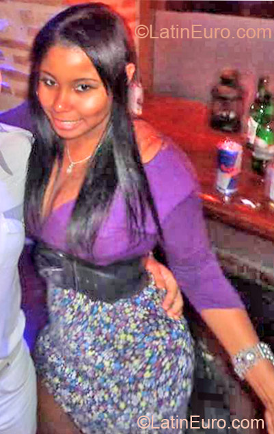 Date this athletic Dominican Republic girl Katiri from Santo Domingo DO11692