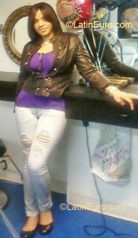 Date this tall United States girl Amelia from Bronx US13324