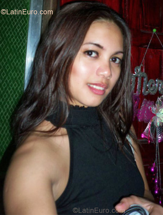 Date this nice looking Philippines girl Gladetz from Laoag City PH481