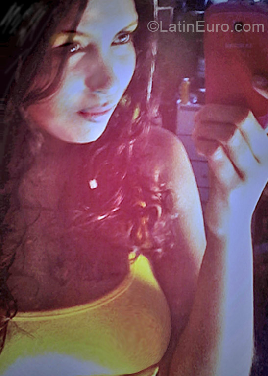 Date this cute Brazil girl Kecia from Fortaleza BR6909