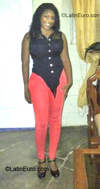 Date this voluptuous Dominican Republic girl Norielis from Santo Domingo DO18882